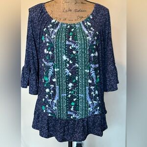 Pretty floral petite top-New with tag!
